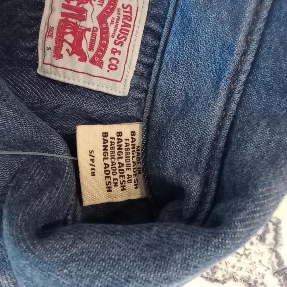 Levi's Solid Relaxed Fit Shirt Denim - Picture 13 of 14